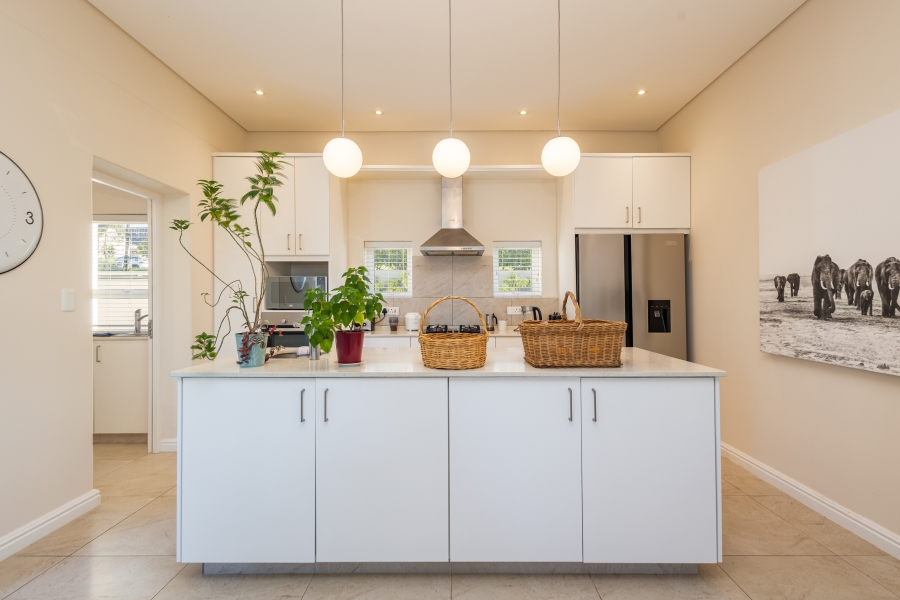 3 Bedroom Property for Sale in Baron View Western Cape